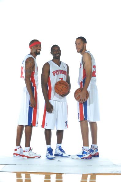 也维持整体 也维持整体