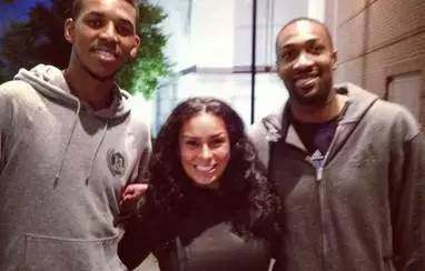 而是围绕胡 而是围绕胡